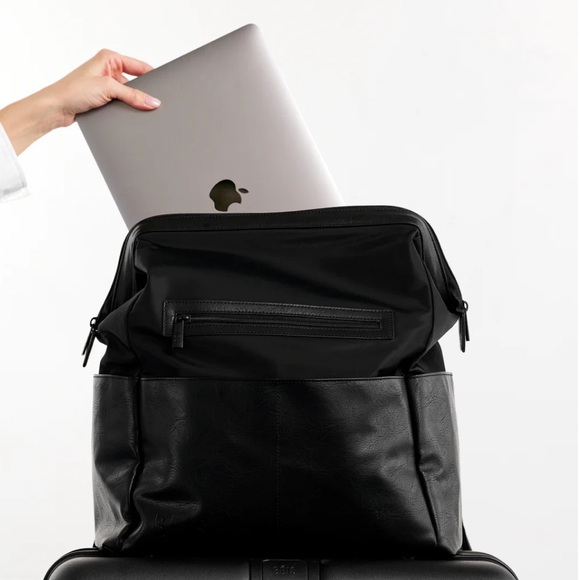 BIES The Backpack Diaper Bag in Black - Picture 8 of 16